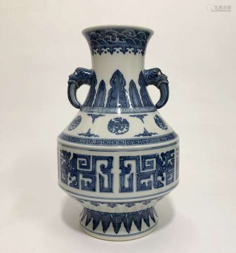 Chinese Blue and White Porcelain Vase,Mark