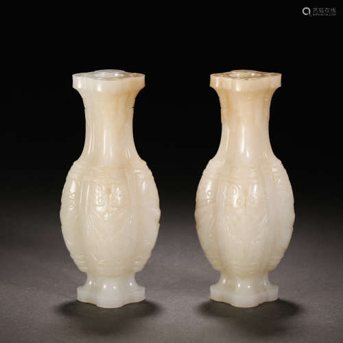 Qing Dynasty Hetian Jade Vase with Animal Pattern