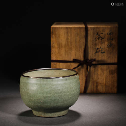 Song Dynasty Celadon Covered Bowl