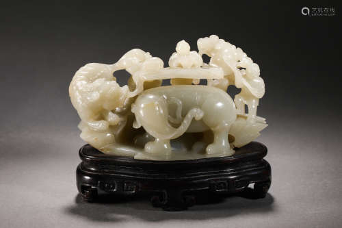 Qing Dynasty Hetian Jade Huren Taming Beast Decorations
