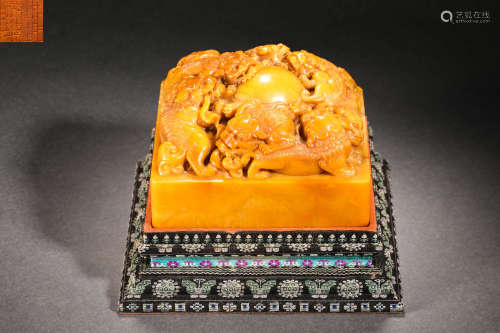 Qing Dynasty Shoushan Field Yellow Stone Animal seal