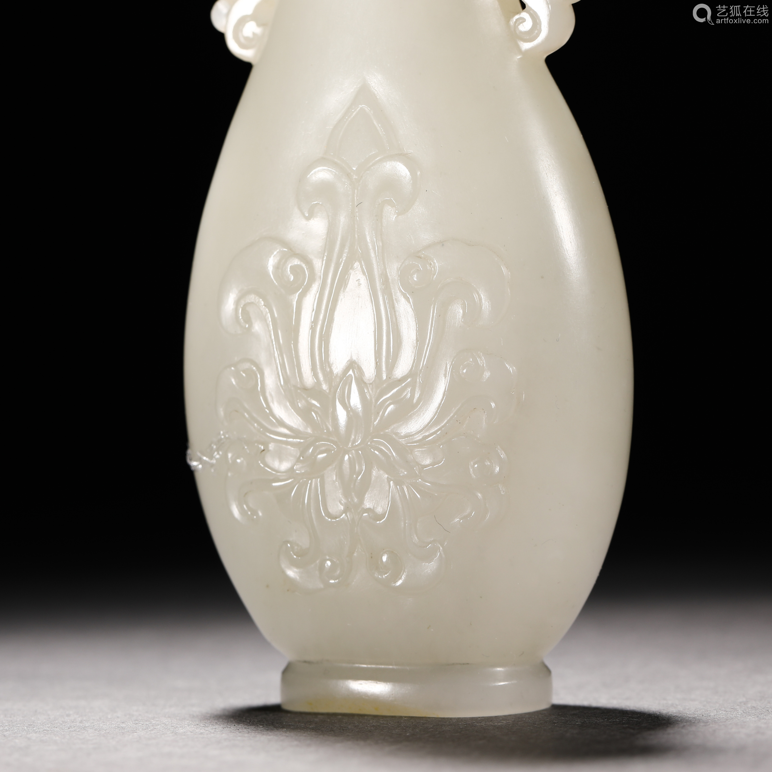 Qing Dynasty Hetian Jade Flower Jade Vase