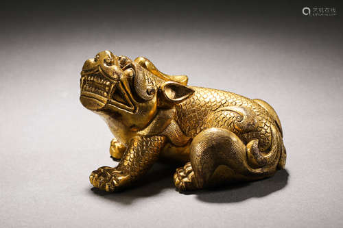 Qing dynasty gilt bronze lion ornaments