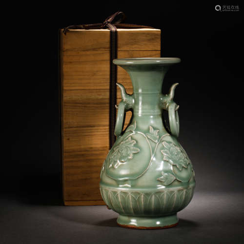 Qing Dynasty Celadon Amphora