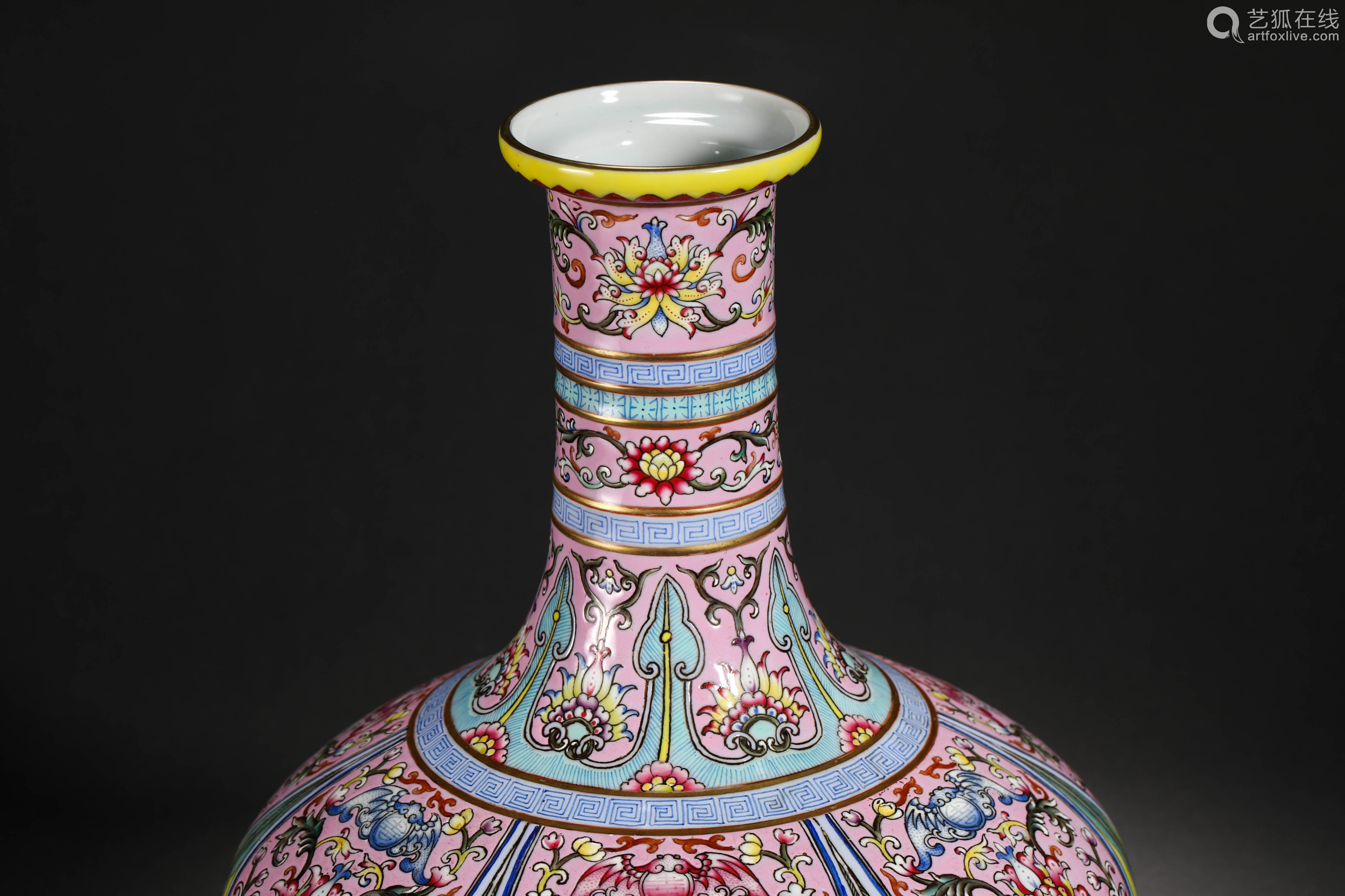 Qing Dynasty Pastel Flower Bottle