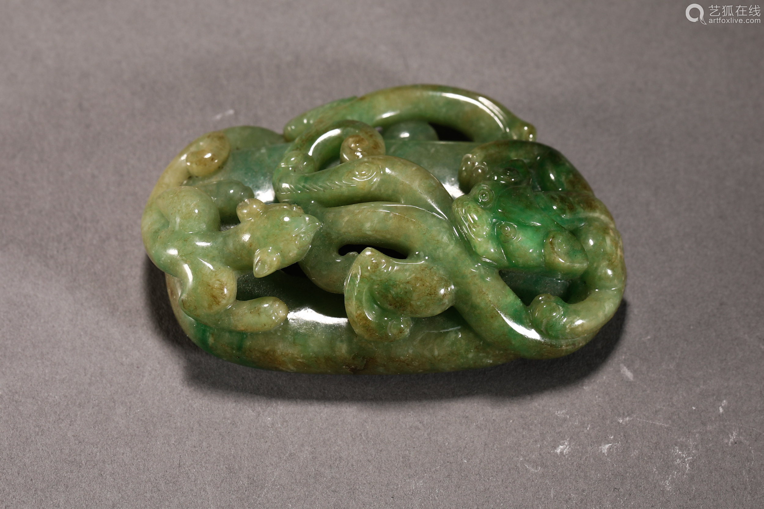 Qing Dynasty Emerald Beast Head Buckle