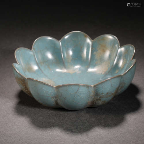 Song Dynasty Jun Kiln Petal Bowl