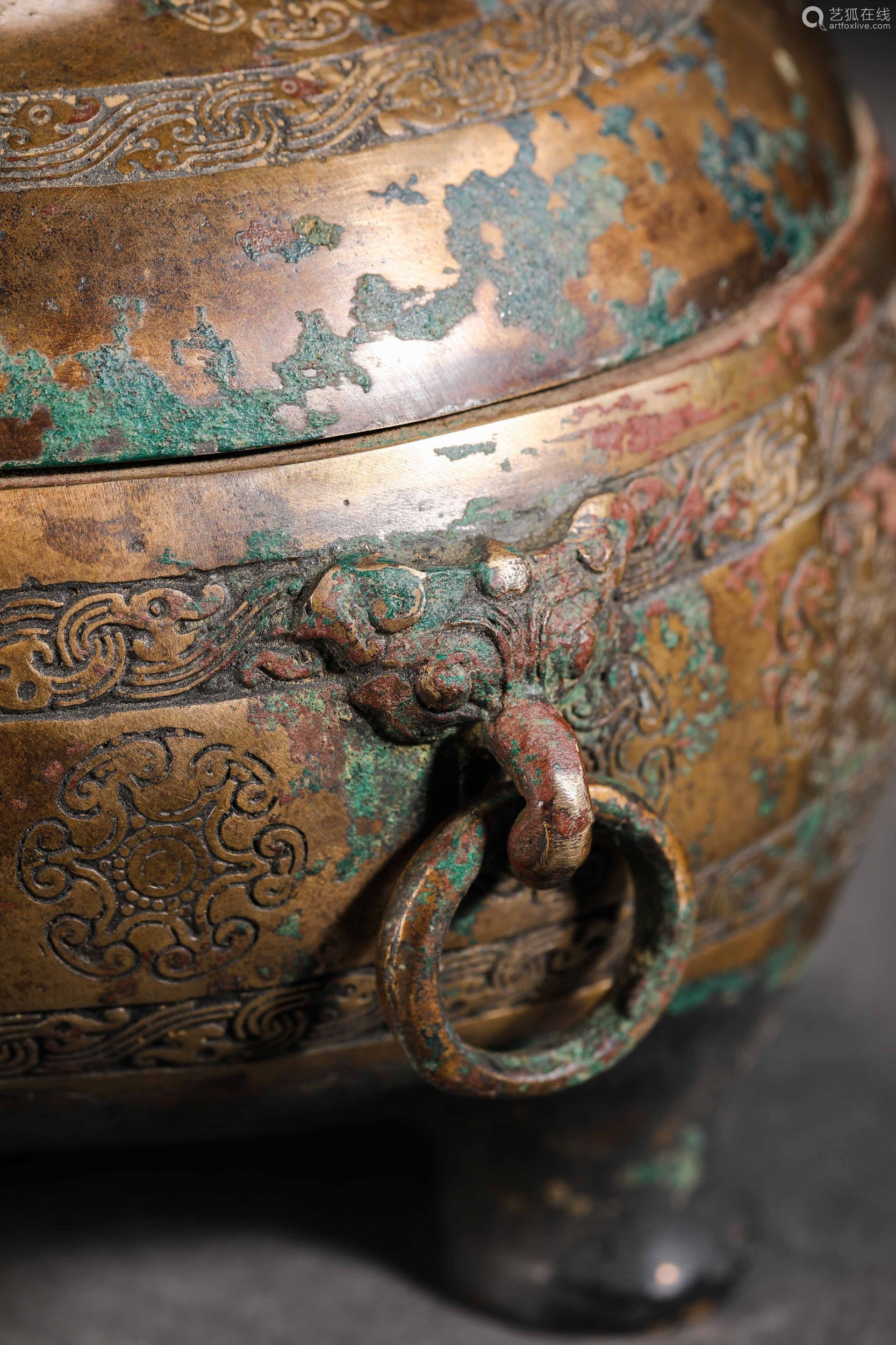 Han Dynasty Bronze Ding with Animal Patterns
