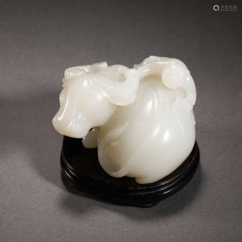 Qing Dynasty Hetian Jade Cow