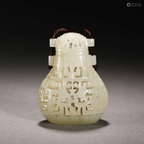 Qing Dynasty Hetian Jade Hollow Fragrant Diffuser