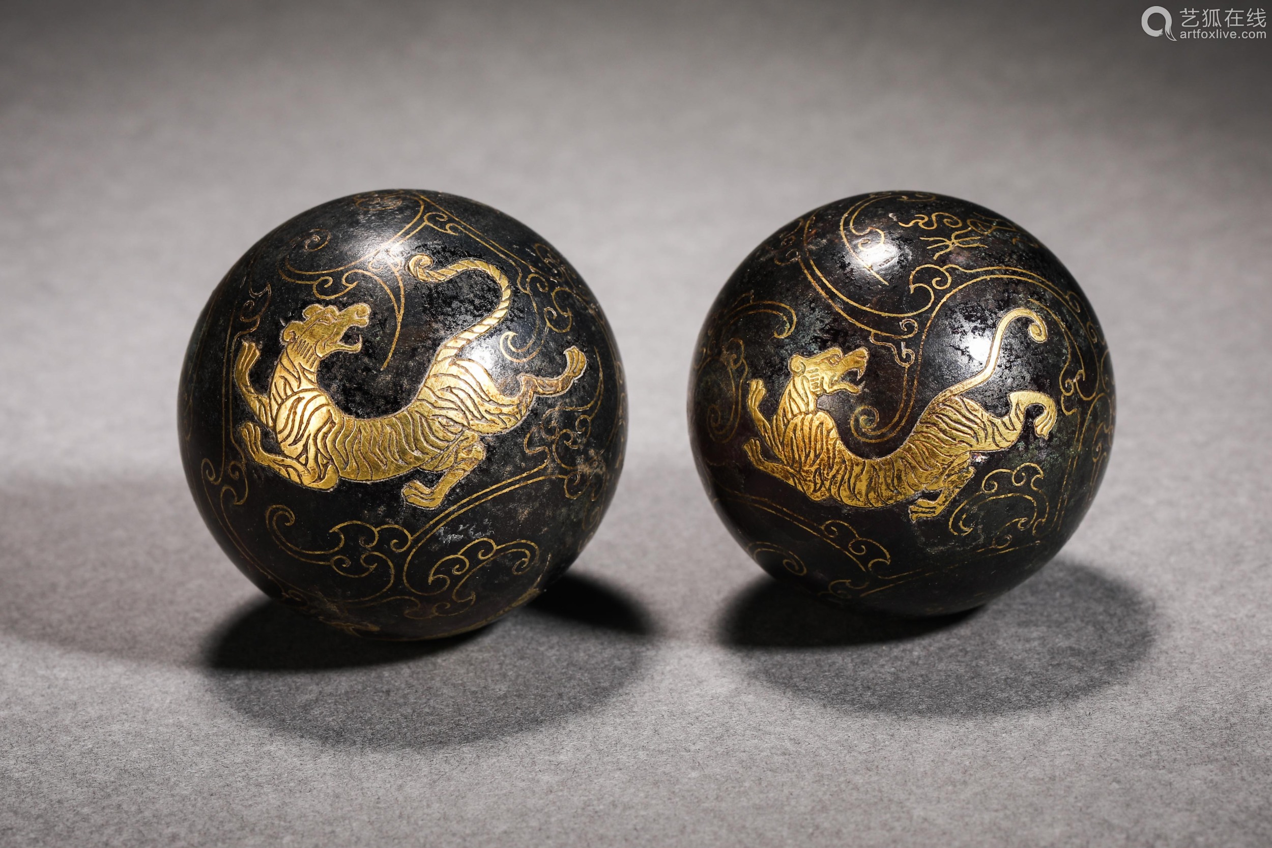 Han Dynasty crystal bead with gold inlaid beast pattern