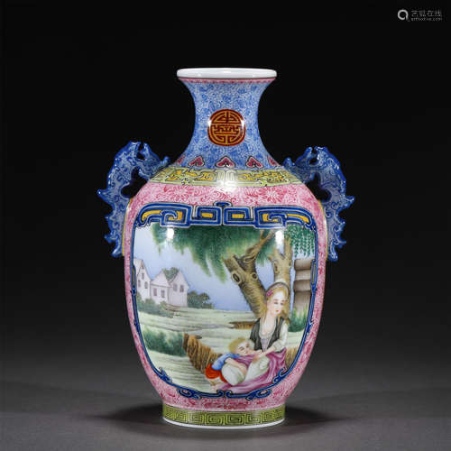 AN ENAMEL FLOWER PORCELAIN VASE,QIANLONG