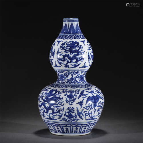 A BLUE AND WHITE PORCELAIN DOUBLE-GOURDS VASE,MING