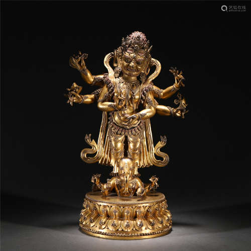 A GILT BRONZE FIGURE OF BUDDHA STATUE