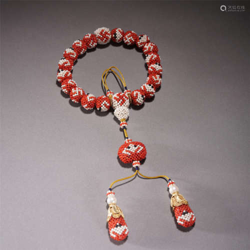 A CORAL DONGZHU EIGHTEEN BEADS HAND STRING,QING