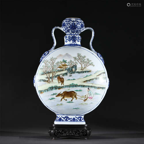 A FAMILLE ROSE PORCELAIN FLASK MOON VASE,QIANLONG