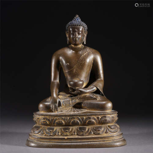 A BRONZE GOLDED PAINT FIGURE OF BUDDHA SEATED STATUE,QING