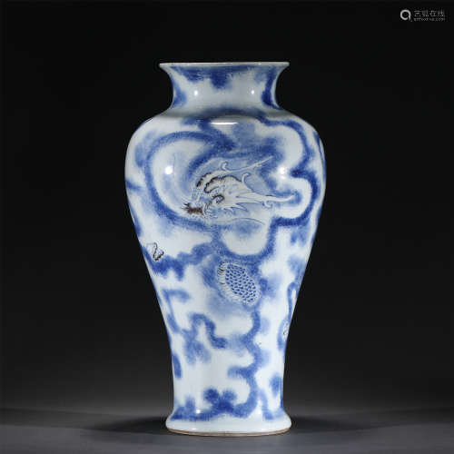 A BLUE AND WHITE UNDERGLAZED RED PORCELAIN VASE,QING