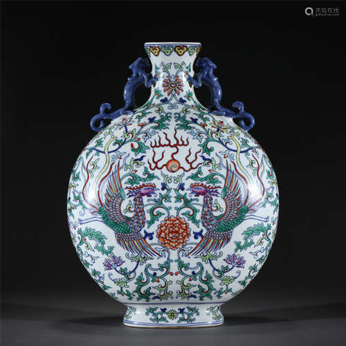 A DOUCAI PORCELAIN FLASK MOON VASE, YONGZHENG