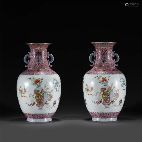 A PAIR OF FAMILLE ROSE PORCELAIN VASES,DAOGUANG