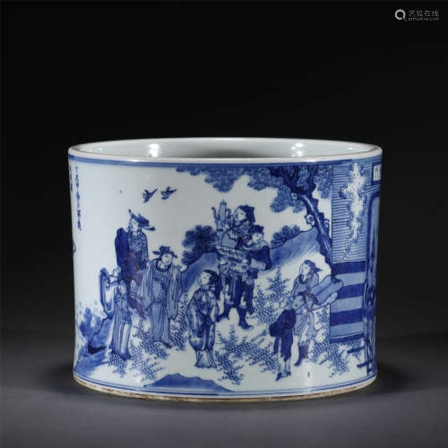 A BLUE AND WHITE PORCELAIN BRUSH POT,QING