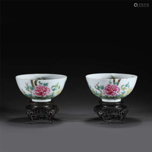 A PAIR OF FAMILLE ROSE FLOWERS PORCELAIN BOWLS,YONGZHENG