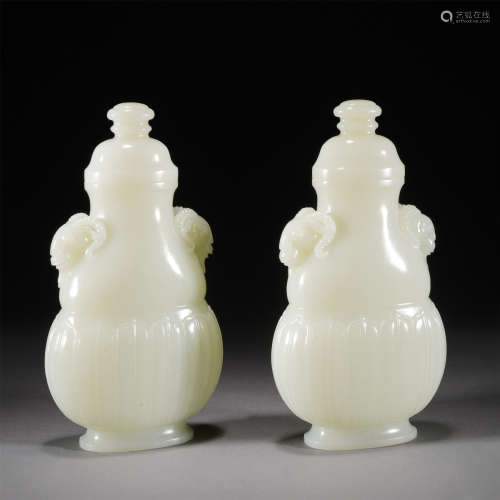 A PAIR OF WHITE JADE DOUBLE-GOURDS VASES,QING