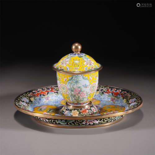 A PAINTED ENAMEL FLOWERS PATTERN LIDDED CUP AND TRAY,QING
