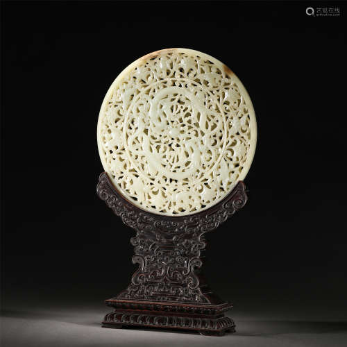 A JADE ROUND TABLE SCREEN