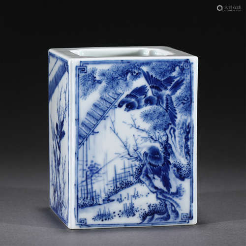 A BLUE AND WHITE PORCELAIN BRUSH POT