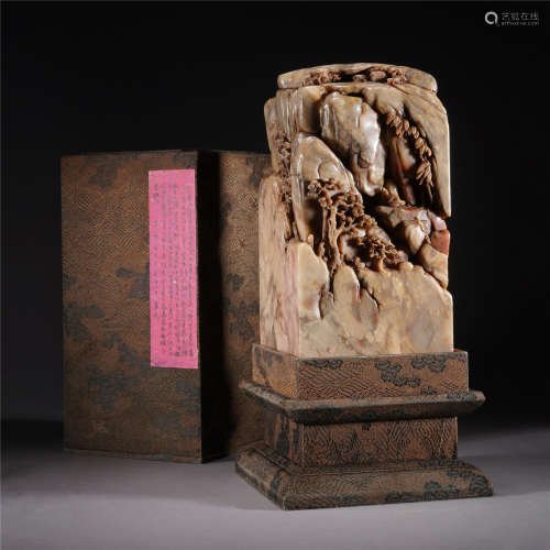 A SOAPSTONE CARVED BOULDER ORNAMENTS,QING