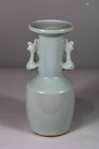 Kleine Longquan Celadon Mallet Vase