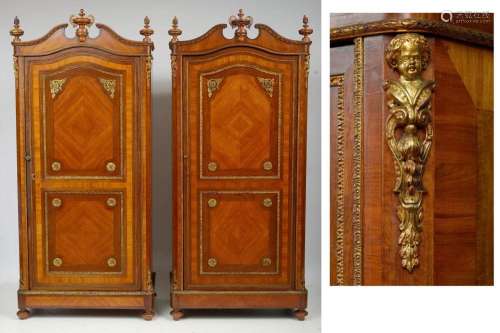 Paire d'armoires Napoléon III en bois de placage en fris...