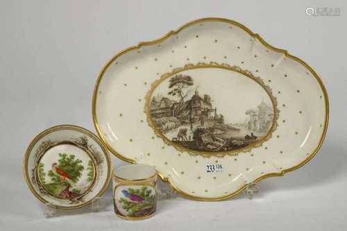 Plat polylobé en porcelaine de Bruxelles décoré d'un &qu...