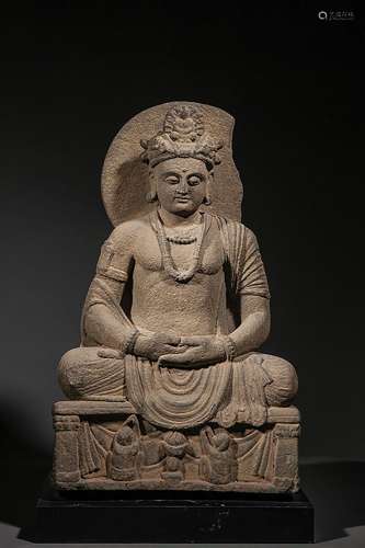 Le Boddhistava Maïtreya assis en méditation
