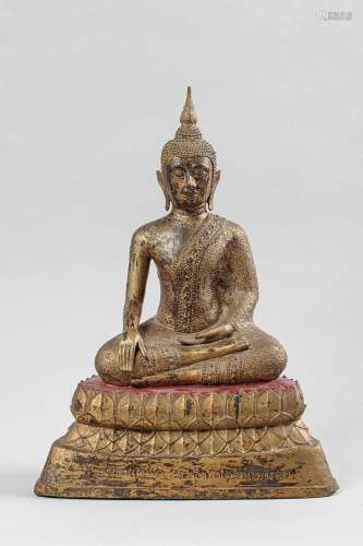 Buddha Maravijaya assis en virasana