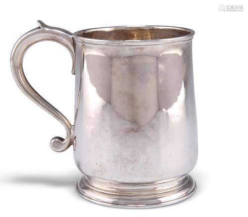 A GEORGE II SILVER MUG, by Thomas Tearle, London 1731, of pl...