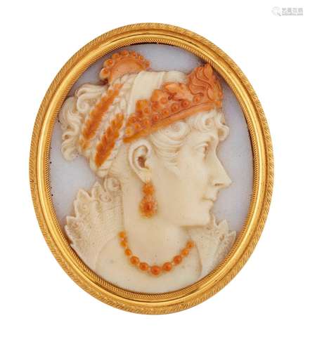 A GLASS CAMEO PORTRAIT, POSSIBLY DEPICTING EMPRESS JOSEPHINE...