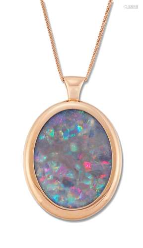 AN OPAL PENDANT, ON AN 18 CARAT ROSE GOLD CHAIN, an oval opa...