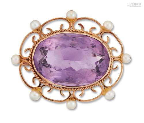 A 9 CARAT GOLD AMETHYST AND CULTURED PEARL BROOCH, an oval-c...