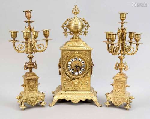 Brass pendulum with 2 candlest