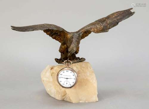 Pocket watch stand eagle on qu