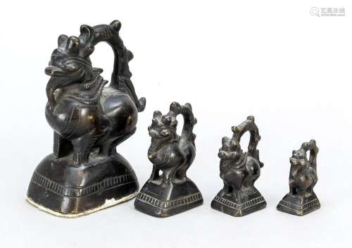 4 figural opium weights, South