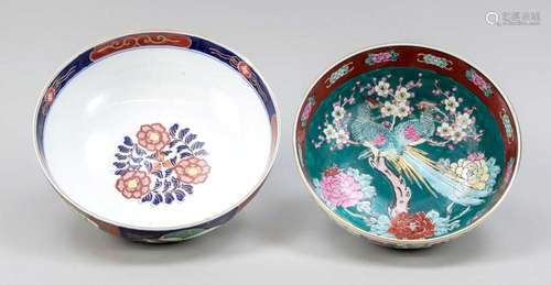 2 Imari bowls, Japan, 20th c.,