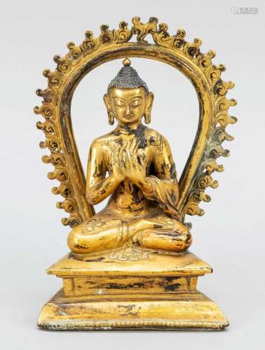 Buddhist saint figure/Buddha,