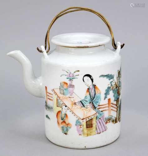 Famille Rose teapot, China, Re