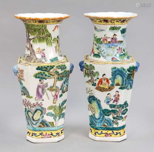 Pair of Famille Rose vases, Ch