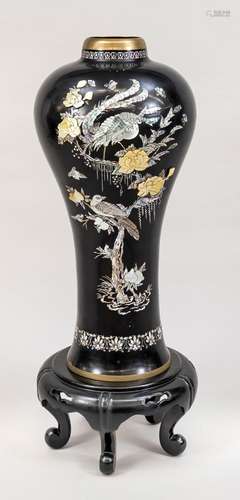 Bottom vase with stand, China,