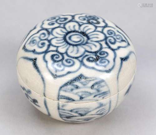 Blue and white lidded box (Hoi