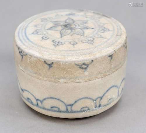 Blue and white lidded box (Hoi